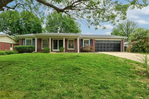 10 Kenstone Ct, Florissant, MO 63033