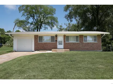 655 Loyola Dr, Florissant, MO 63031