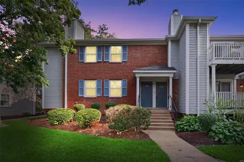 1433 Thrush Pl, Saint Louis, MO 63144