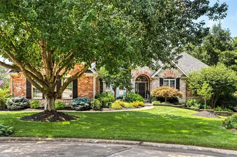4119 Austin Bluff Ct, Saint Charles, MO 63304