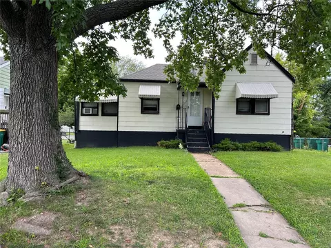 5639 Beldon Dr, Saint Louis, MO 63136