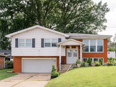 4352 Debra Kay Ln, Saint Louis, MO 63123