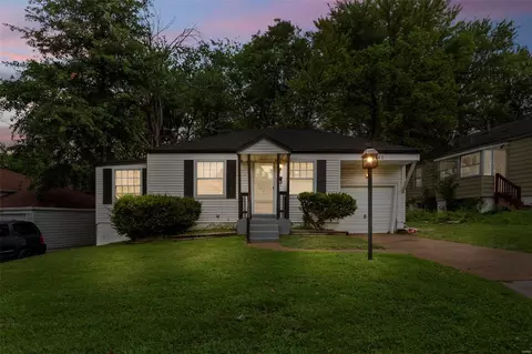 7467 Sharon Dr, Country Club Hills, MO 63136