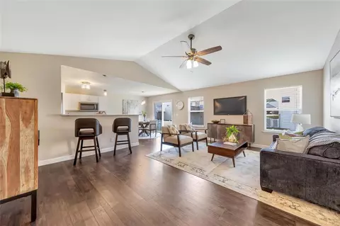 426 Wynchat Dr, O'fallon, MO 63366 photo 3