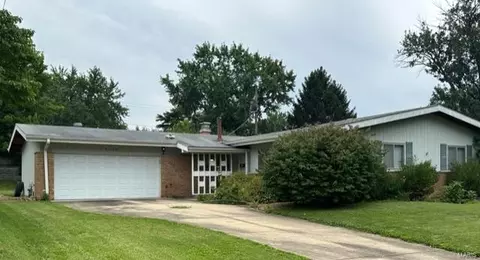 3130 Hargrove Ln, Florissant, MO 63033