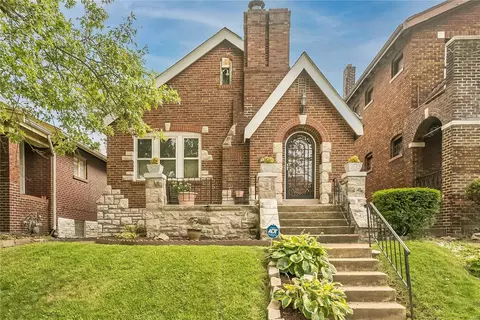 4826 Penrose St, Saint Louis, MO 63115