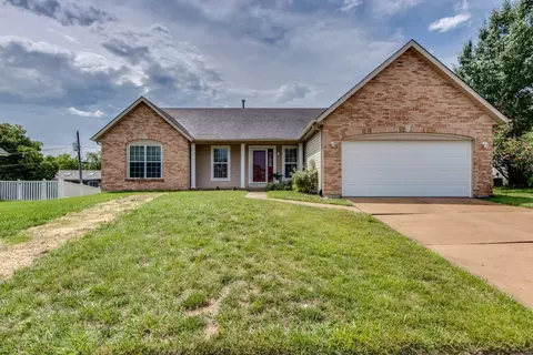 3341 Saddleridge Dr, Saint Charles, MO 63301