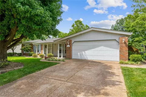 4966 Brockwood Dr, Saint Louis, MO 63128