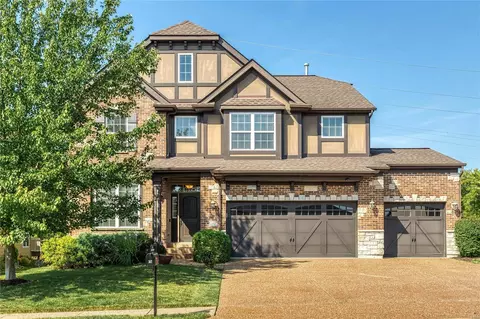 142 Tuscany Trace Dr, Saint Charles, MO 63303