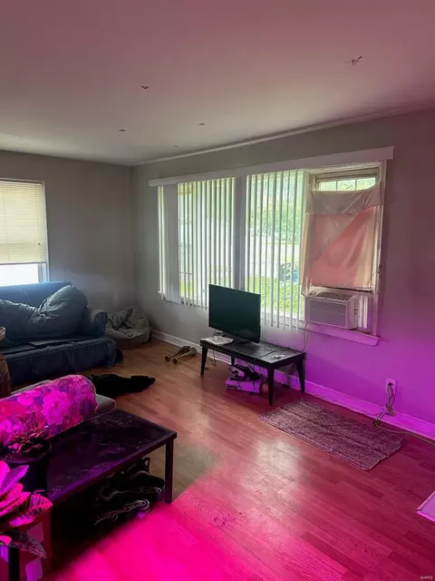 8243 Davenport Dr, Berkeley, MO 63134 photo 3