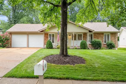 1421 Mautenne Dr, Manchester, MO 63021