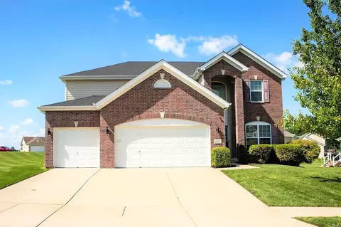 16800 Riverwood Pointe Ct, Florissant, MO 63034