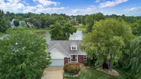 3195 Moss Pointe Dr, Saint Charles, MO 63303