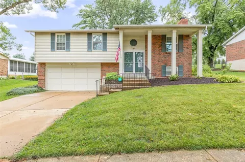 2815 Windford Dr, Saint Louis, MO 63129