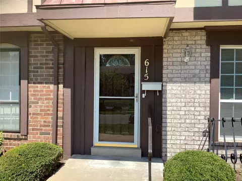 615 Rosetta Dr, Florissant, MO 63031