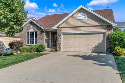 203 Wyndtrace Ct, Lake Saint Louis, MO 63367
