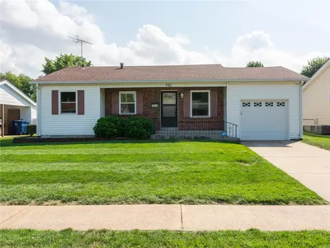 980 Thompson Dr, Florissant, MO 63031