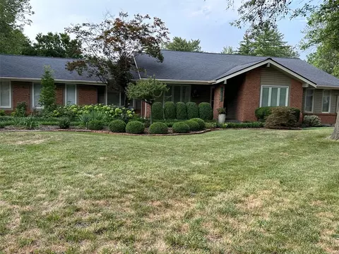 14535 Brittania Dr, Chesterfield, MO 63017