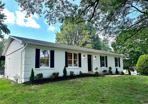 1 Rendina Ct, Ellisville, MO 63011