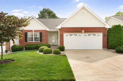 1112 Piepers Glen Ln, O'fallon, MO 63366