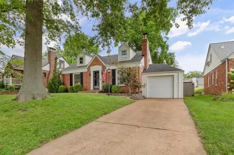 9921 Vasel Dr, Saint Louis, MO 63123