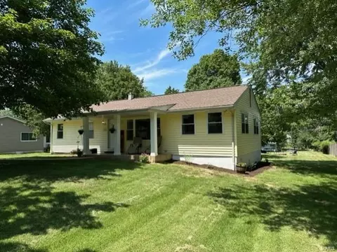 1325 Clarkson Dr, Ellisville, MO 63011