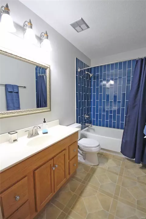 501 Oakton Ridge Ct, Ballwin, MO 63021 photo 20