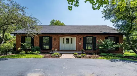 328 Runnymede Dr, Saint Louis, MO 63141