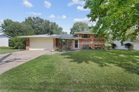 1312 Ross Ave, Saint Louis, MO 63146