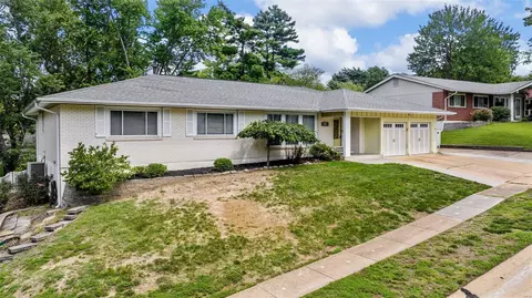810 Posthorn Dr, Manchester, MO 63021 photo 2