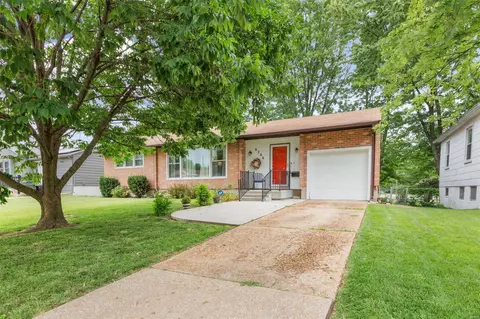 6206 Pointview Ln, Saint Louis, MO 63123