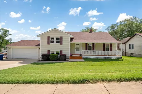 16 Reading Ave, Maryland Heights, MO 63043