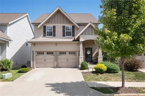 2724 Grover Crossing Dr, Wildwood, MO 63040