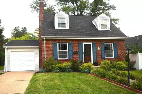 9422 Tilles Dr, Brentwood, MO 63144