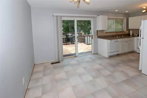 896 Oklahoma Ave, Ballwin, MO 63021 photo 8