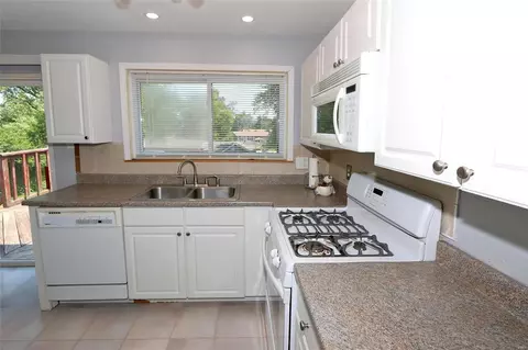 896 Oklahoma Ave, Ballwin, MO 63021 photo 7