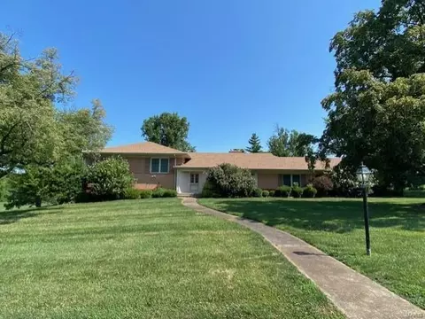 23 Chapel Hill Ests, Saint Louis, MO 63131