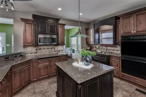 1362 Arbor Bluff Cir, Ballwin, MO 63021 photo 8