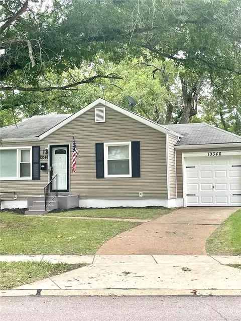 10346 Ashbrook Dr, Saint Louis, MO 63137