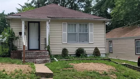 122 Fermo Ave, Saint Louis, MO 63135
