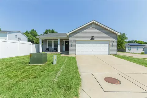 107 Clinton Ct, Saint Peters, MO 63376