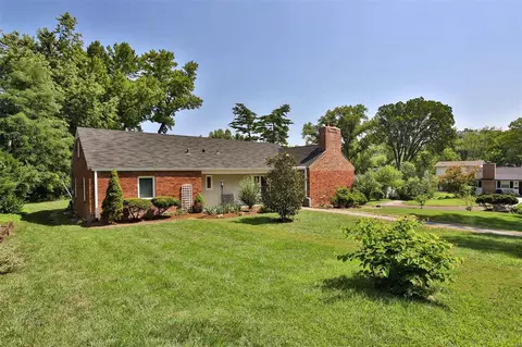 17 Glenhaven Dr, Saint Louis, MO 63122