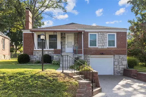 9130 Lucia Dr, Saint Louis, MO 63123