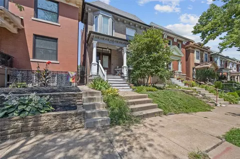 4221 Flad Ave, Saint Louis, MO 63110