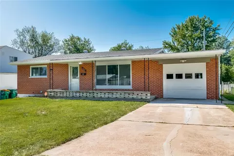 1160 Angeline Dr, Saint Louis, MO 63137