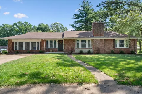 6425 Kinsey Pl, Saint Louis, MO 63109