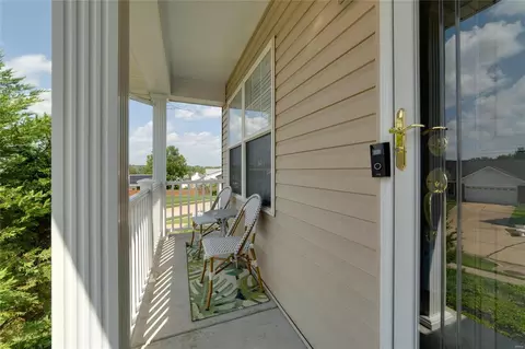 636 Hill Dr, Eureka, MO 63025 photo 2