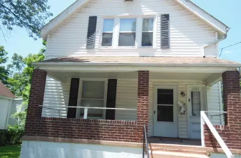 1283 Purcell Ave, Saint Louis, MO 63133