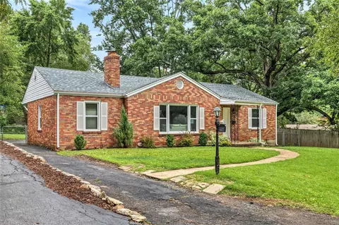 8417 Stanford Ave, Saint Louis, MO 63132