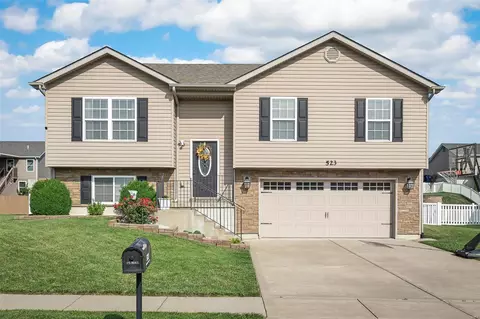 523 Prairie Creek Ct, Wentzville, MO 63385